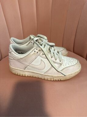 Nike Kids Low-Top Sneakers in Violet